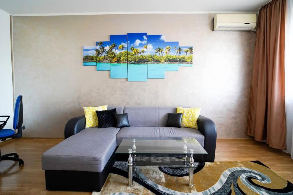 Sky Modern 1 Bedroom Apt W Free Parking Bukarest Kültér fotó