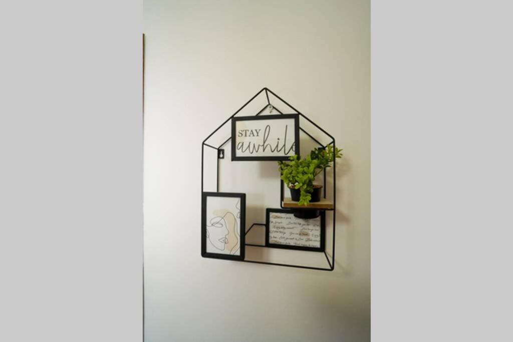 Sky Modern 1 Bedroom Apt W Free Parking Bukarest Kültér fotó