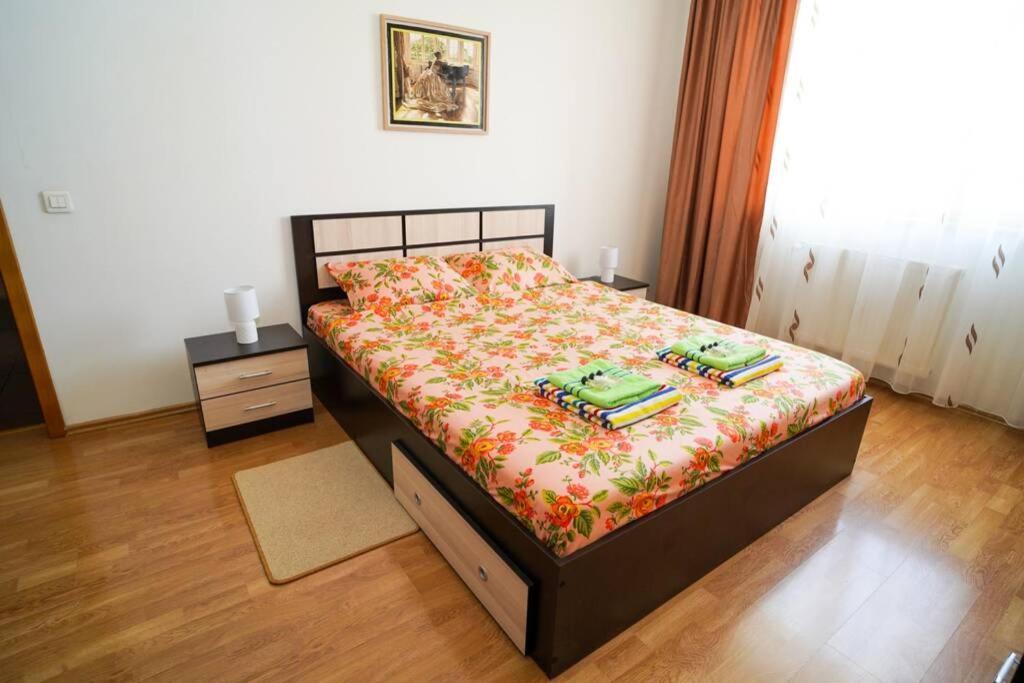 Sky Modern 1 Bedroom Apt W Free Parking Bukarest Kültér fotó