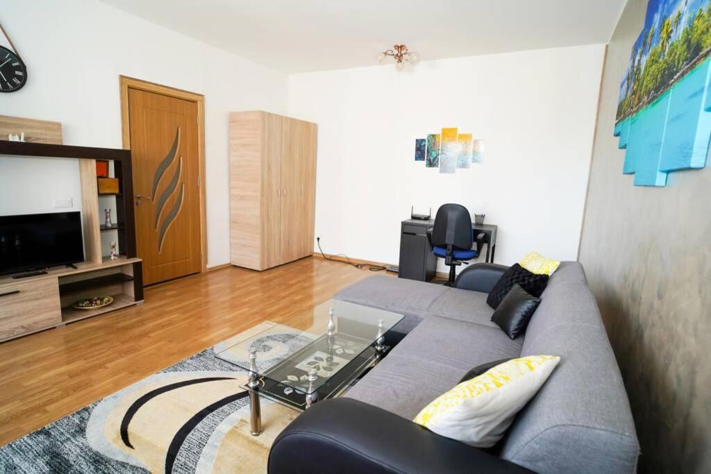 Sky Modern 1 Bedroom Apt W Free Parking Bukarest Kültér fotó