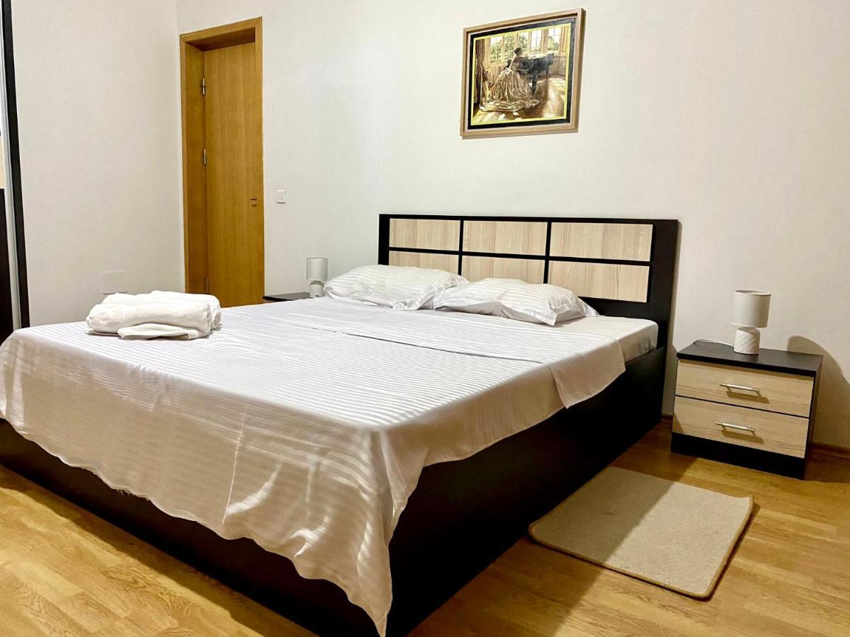 Sky Modern 1 Bedroom Apt W Free Parking Bukarest Kültér fotó