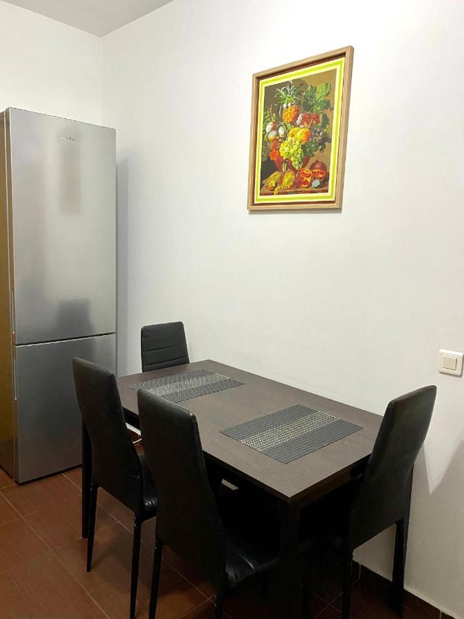 Sky Modern 1 Bedroom Apt W Free Parking Bukarest Kültér fotó